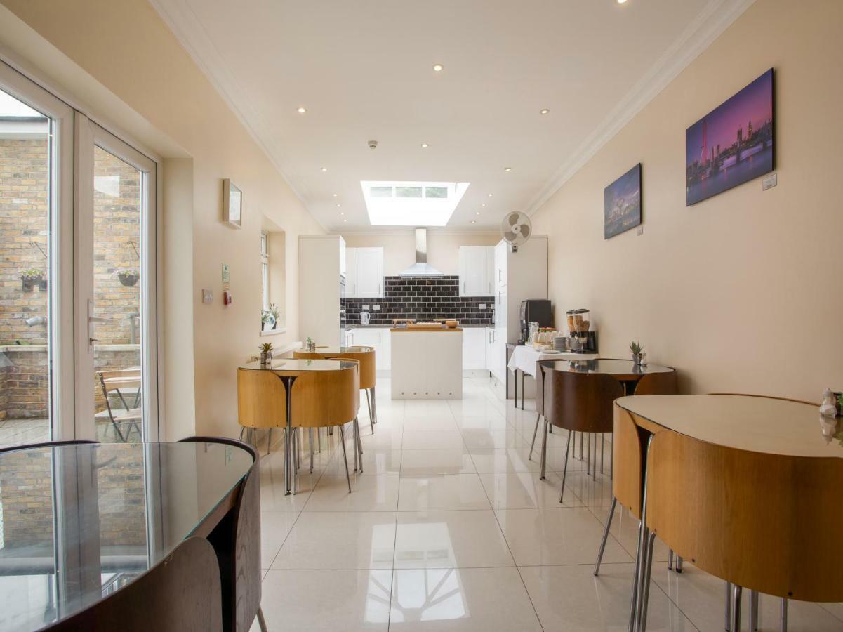 Oyo Lifestyle Golden Strand London Eksteriør billede