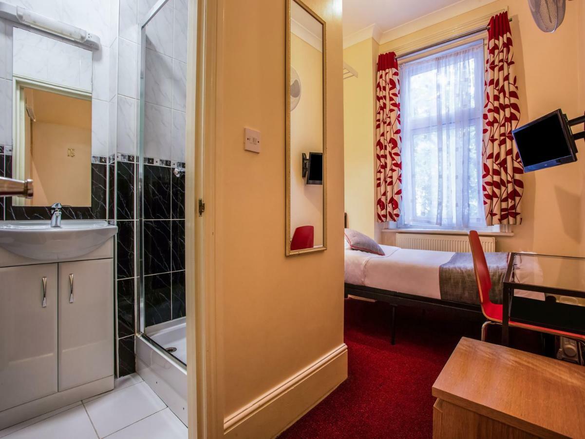 Oyo Lifestyle Golden Strand London Eksteriør billede